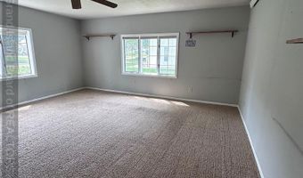 1207 8th St, Aurora, NE 68818
