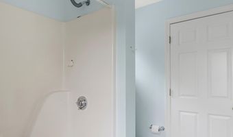 211 Oak St, Bath, ME 04530
