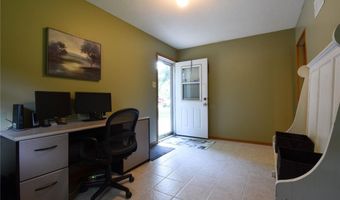 5557 Schuetz Ln, Alhambra, IL 62001