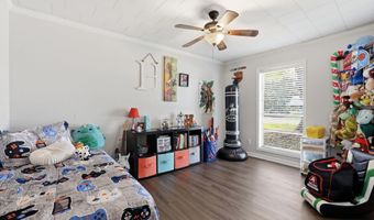 202 Hebert St, Berwick, LA 70342