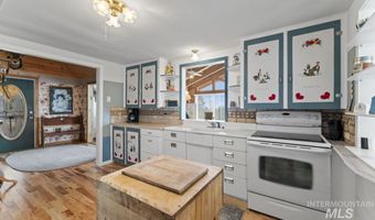 739 S Main St, Cascade, ID 83611