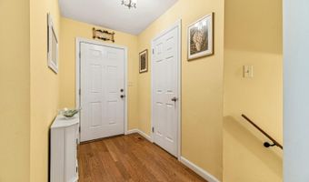 15 Kennedy Ct, Middletown, NJ 07748