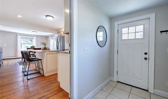 9 Norman St, Cumberland, RI 02864