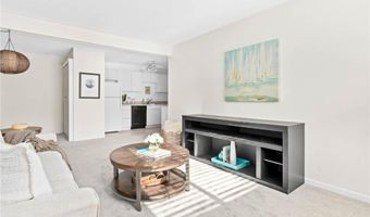 132 Hoffman Ave 207, Cranston, RI 02920