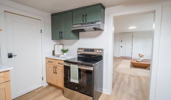 210 DORRIS St, Springfield, OR 97477