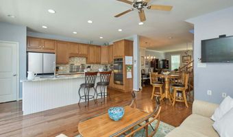 25066 CROXLEY GREEN Sq, Aldie, VA 20105