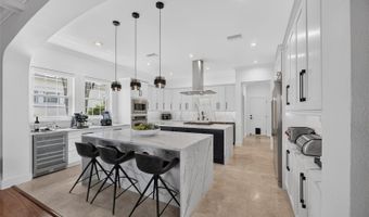 713 ISLEBAY Dr, Apollo Beach, FL 33572