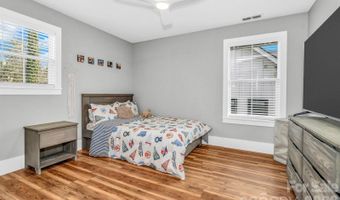 20 Phillip Ln, Arden, NC 28704