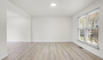 1210 Dorne Dr, Ballwin, MO 63021