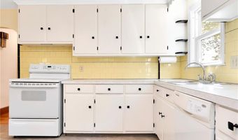 115 Waterman St, Cumberland, RI 02864