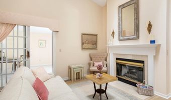 8 Sweet Bay Ln, Amherst, NY 14221
