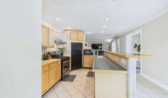 38 Mary Carroll St, Auburn, ME 04210