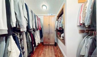 10 Stagecoach Ln, Amenia, NY 12501