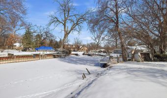 39450 N Circle Ave, Antioch, IL 60002