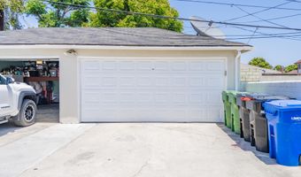 5924 S Fairfax Ave, Los Angeles, CA 90056