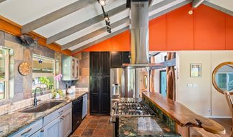 690 E Kuiaha Rd, Haiku, HI 96708