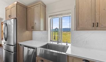 136 Goslin Loop, Cascade, ID 83611