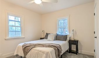 1872 Pickle Rd, Akron, OH 44312