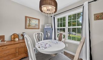 7774 E Ridge Dr, Almont, MI 48003