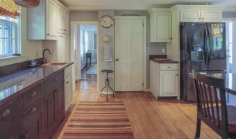 53 Congress St, Belfast, ME 04915