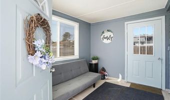 514 Killingly St, Johnston, RI 02919
