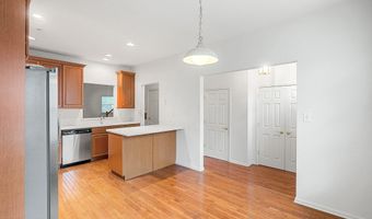 39 W Aspen Way, Aberdeen, NJ 07747
