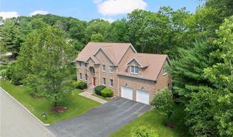 4 Morning Star Ct, Lincoln, RI 02865