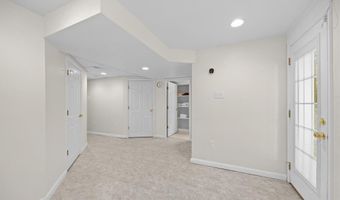 711 Riverview Dr, Alton, IL 62002