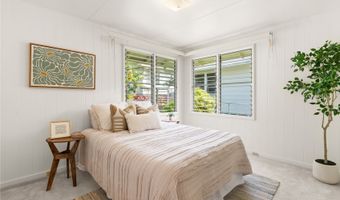 1878- A Mahana St, Honolulu, HI 96816
