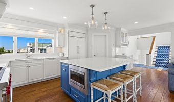 10 11TH St, Beach Haven, NJ 08008