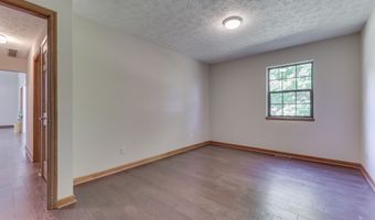 8640 Count Turf Ct, Indianapolis, IN 46217
