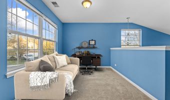 266 Grandview Ct, Algonquin, IL 60102