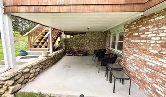 10 Lakeside Dr, Charlestown, RI 02813