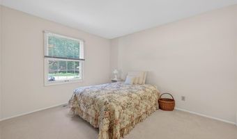 6 Helmsdale Ct, Ballwin, MO 63011
