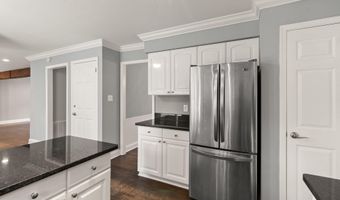 8470 NICOLE Ct, Annandale, VA 22003