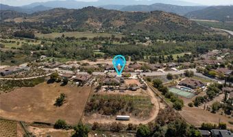 3863 Flowerwood Ln, Fallbrook, CA 92028