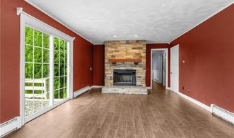 43 Peckham Pl, Bristol, RI 02809