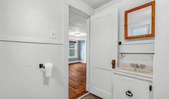 22 Parker St, Bangor, ME 04401