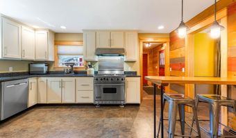 36 Woodlawn Ave, Auburn, ME 04210
