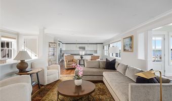 5 Hampden St, Barrington, RI 02806
