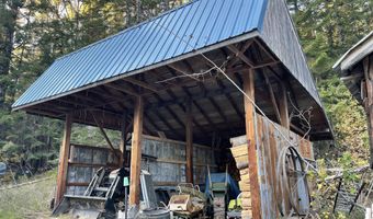 1728 Dry Creek Rd, Clark Fork, ID 83811