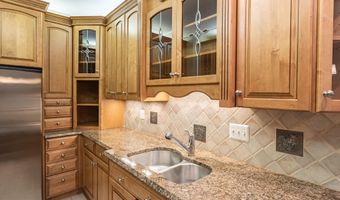 5067 DONOVAN Dr, Alexandria, VA 22304