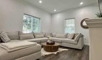 114 W Main St, Anna, OH 45302