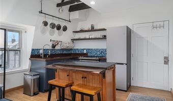 35 Pelham St Phe, Newport, RI 02840