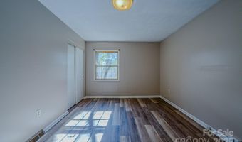 43 Lancelot Ln, Asheville, NC 28806