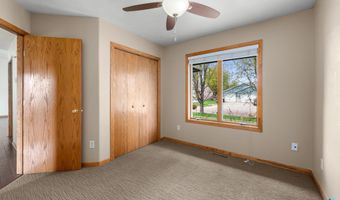 209 W Ironwood St, Brandon, SD 57005