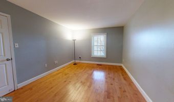 951 S ROLFE St 1, Arlington, VA 22204