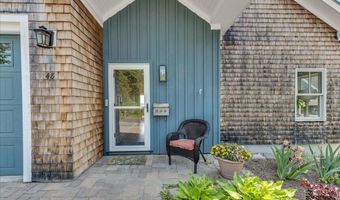 48 Ocean St, Belfast, ME 04915