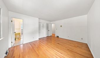 4 Laurel Dr, Albany, NY 12211