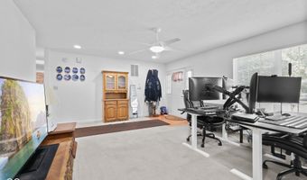 923 Stave Oak Dr, Beech Grove, IN 46107